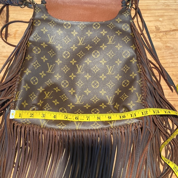 🎉 HOST PICK‼️ GORGEOUS AUTHENTIC LOUIS VUITTON REVAMPED CROSSBODY BAG‼️ - Picture 12 of 16